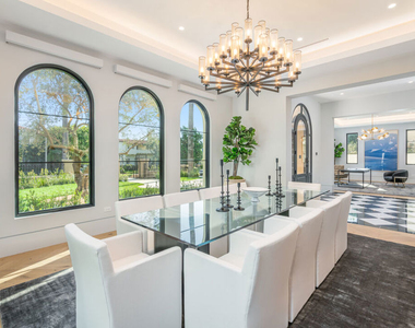 611 N Hillcrest Road - Photo Thumbnail 4