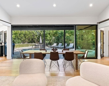 1615 Marmont Avenue - Photo Thumbnail 9
