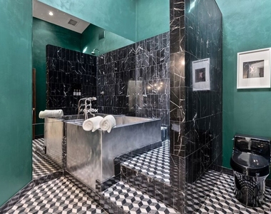 1615 Marmont Avenue - Photo Thumbnail 13