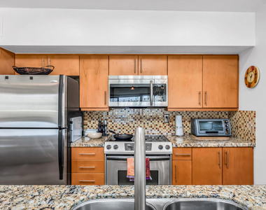 1655 E Palm Canyon Drive - Photo Thumbnail 10