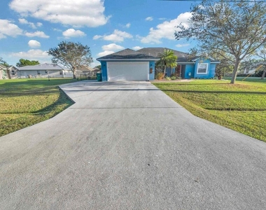 5464 Nw Milner Drive - Photo Thumbnail 1