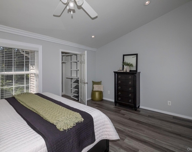 80 Overlook Drive - Photo Thumbnail 12