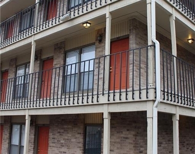 3000 Guadalupe St - Photo Thumbnail 1