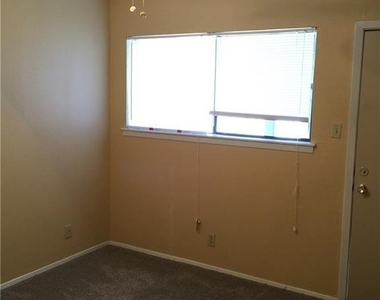 3000 Guadalupe St - Photo Thumbnail 9