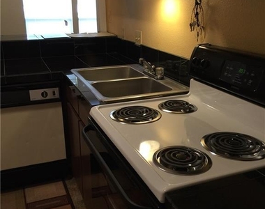 3000 Guadalupe St - Photo Thumbnail 16