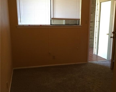 3000 Guadalupe St - Photo Thumbnail 15
