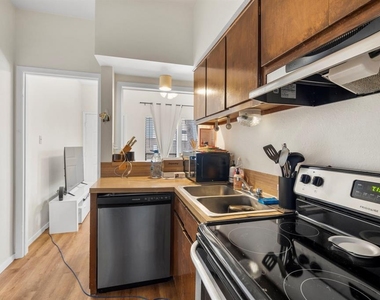 3000 Guadalupe St - Photo Thumbnail 5