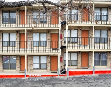 3000 Guadalupe St - Photo Thumbnail 11