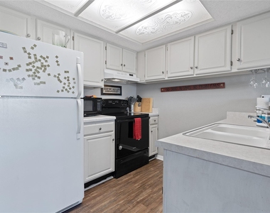111 Comanche Pt - Photo Thumbnail 11