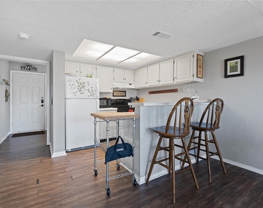 111 Comanche Pt - Photo Thumbnail 9