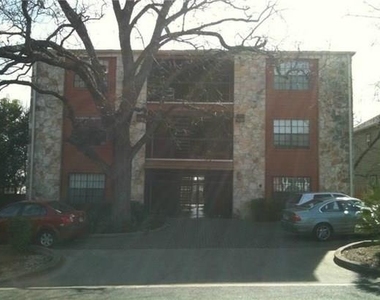 1903 E 20th St - Photo Thumbnail 10