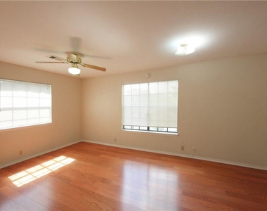 1903 E 20th St - Photo Thumbnail 8