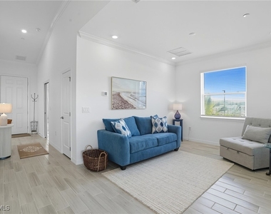11861 Venetian Lagoon Drive - Photo Thumbnail 12