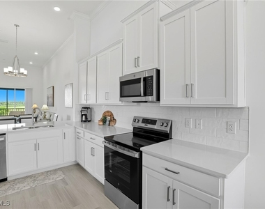 11861 Venetian Lagoon Drive - Photo Thumbnail 8