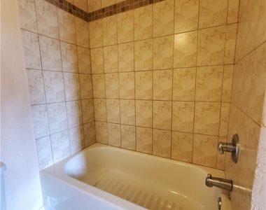 3704 Broadway - Photo Thumbnail 4