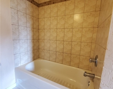 3704 Broadway - Photo Thumbnail 5