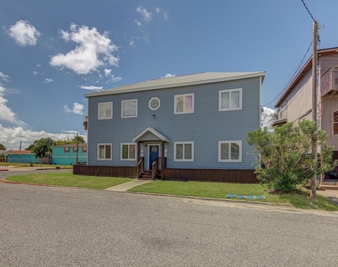 1017 11th Street - Photo Thumbnail 1