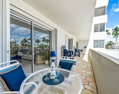 1977 Gulf Shore Boulevard N - Photo Thumbnail 4
