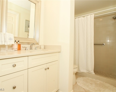 10686 Gulf Shore Drive - Photo Thumbnail 8