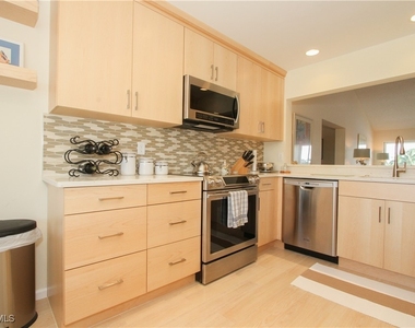 10686 Gulf Shore Drive - Photo Thumbnail 3
