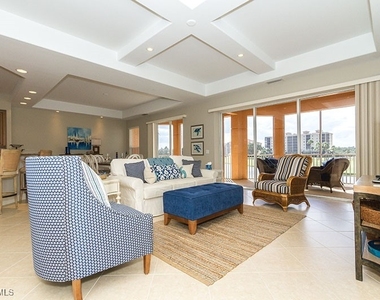 538 Avellino Isles Circle - Photo Thumbnail 2