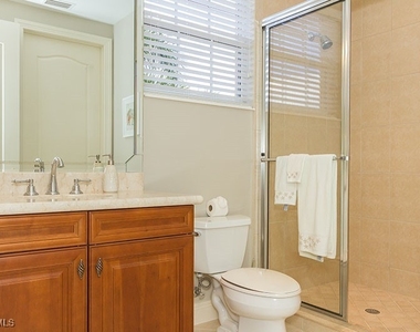 538 Avellino Isles Circle - Photo Thumbnail 18
