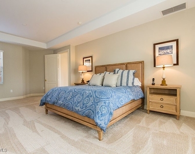 538 Avellino Isles Circle - Photo Thumbnail 9