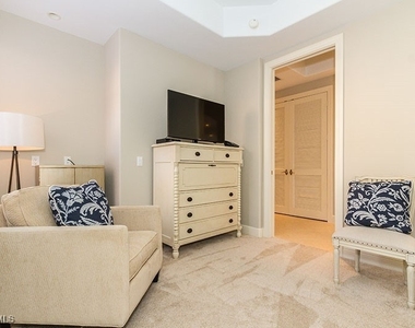 538 Avellino Isles Circle - Photo Thumbnail 8
