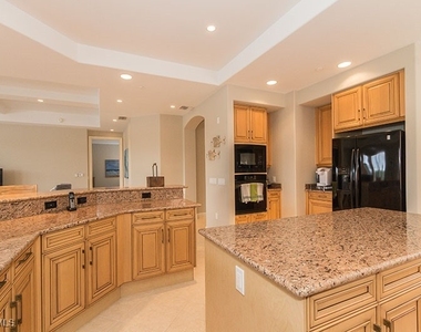 538 Avellino Isles Circle - Photo Thumbnail 5