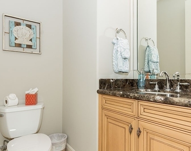 538 Avellino Isles Circle - Photo Thumbnail 17