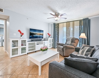 1265 Wildwood Lakes Boulevard - Photo Thumbnail 4