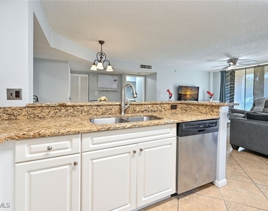 1265 Wildwood Lakes Boulevard - Photo Thumbnail 7