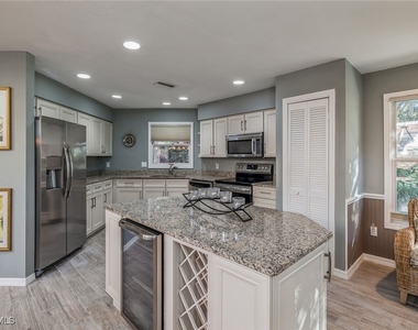 6652 Trident Way - Photo Thumbnail 7
