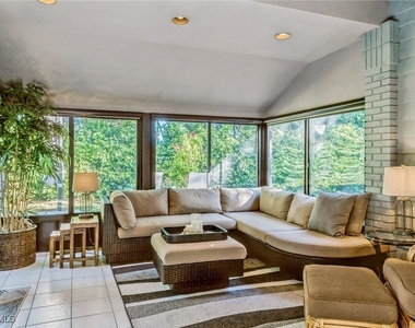 6652 Trident Way - Photo Thumbnail 9