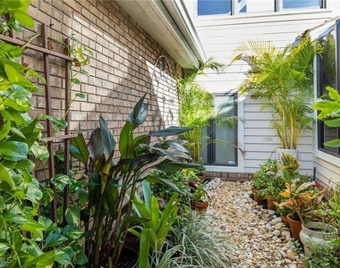 6652 Trident Way - Photo Thumbnail 19