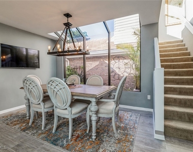 6652 Trident Way - Photo Thumbnail 5
