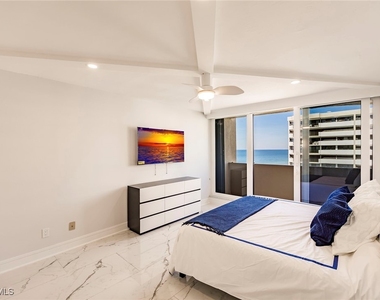 4001 Gulf Shore Boulevard N - Photo Thumbnail 14