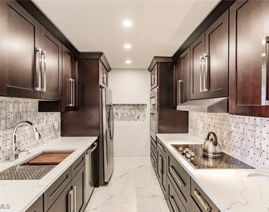 4001 Gulf Shore Boulevard N - Photo Thumbnail 11