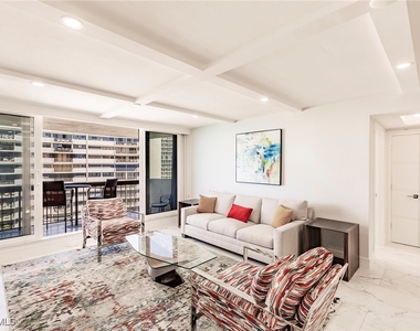 4001 Gulf Shore Boulevard N - Photo Thumbnail 7