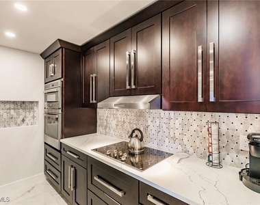 4001 Gulf Shore Boulevard N - Photo Thumbnail 10