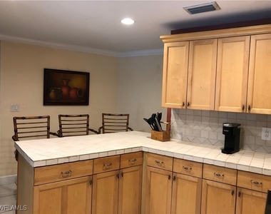 550 Forest Hills Boulevard - Photo Thumbnail 7
