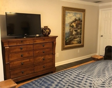 550 Forest Hills Boulevard - Photo Thumbnail 43