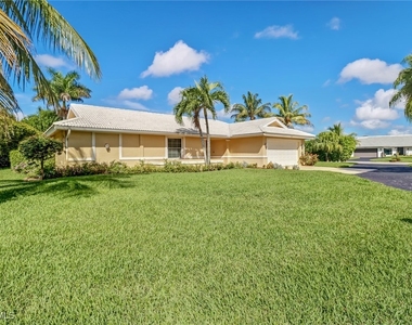 550 Forest Hills Boulevard - Photo Thumbnail 1