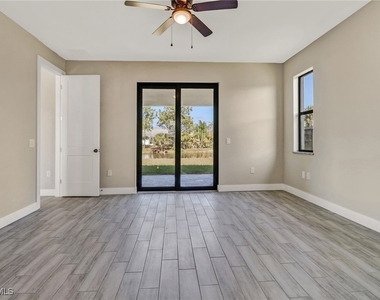 10621 Landau Lane - Photo Thumbnail 9