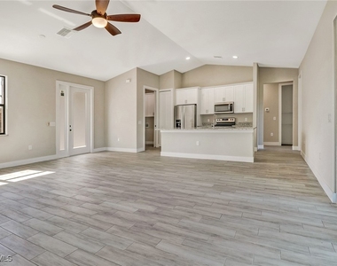 10621 Landau Lane - Photo Thumbnail 2