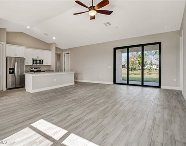 10621 Landau Lane - Photo Thumbnail 6
