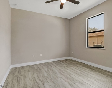 10621 Landau Lane - Photo Thumbnail 16