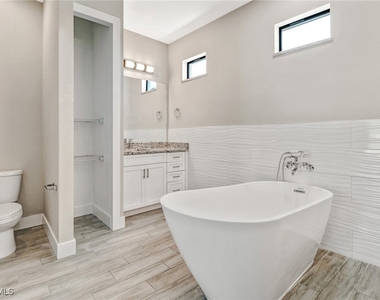 10621 Landau Lane - Photo Thumbnail 12