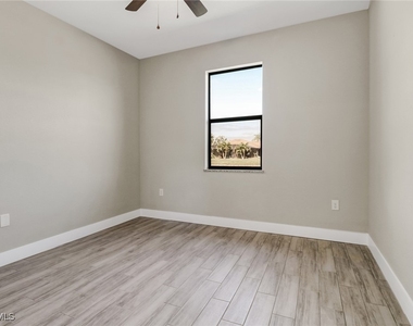 10621 Landau Lane - Photo Thumbnail 14