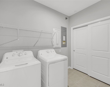 9393 Pocida Court - Photo Thumbnail 15